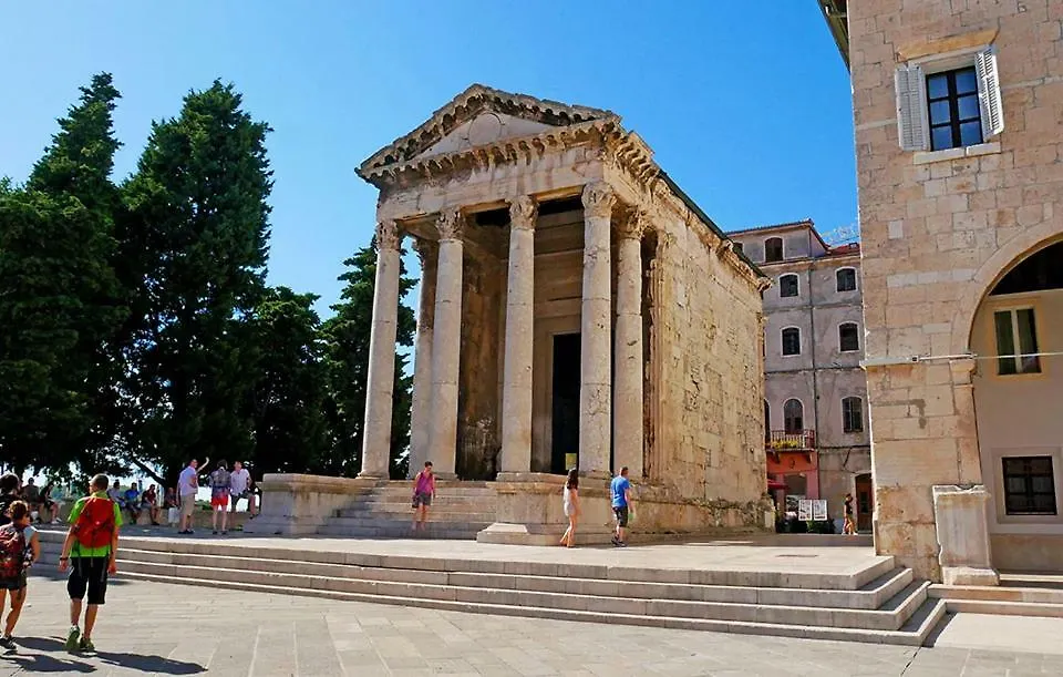 Apartament Rainbow Pula